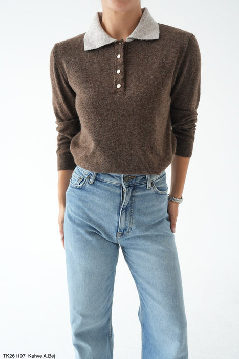 Strickshirt mit buntem Kragen