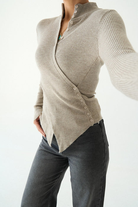 Strickbody mit Knöpfen