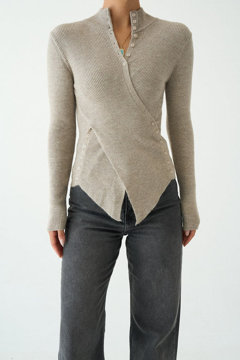 Strickbody mit Knöpfen