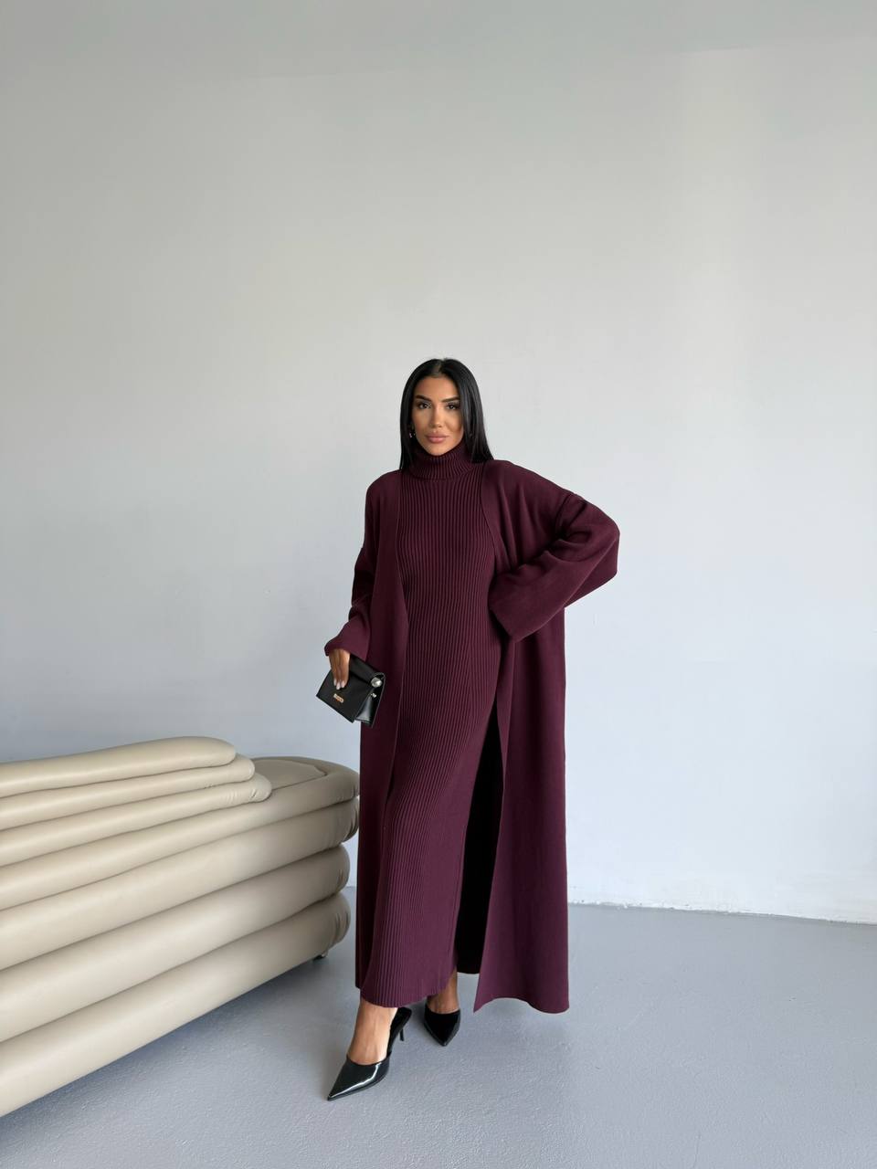 Geripptes Rollkragen Maxikleid mit Mantel-Cardigan Set bordeaux