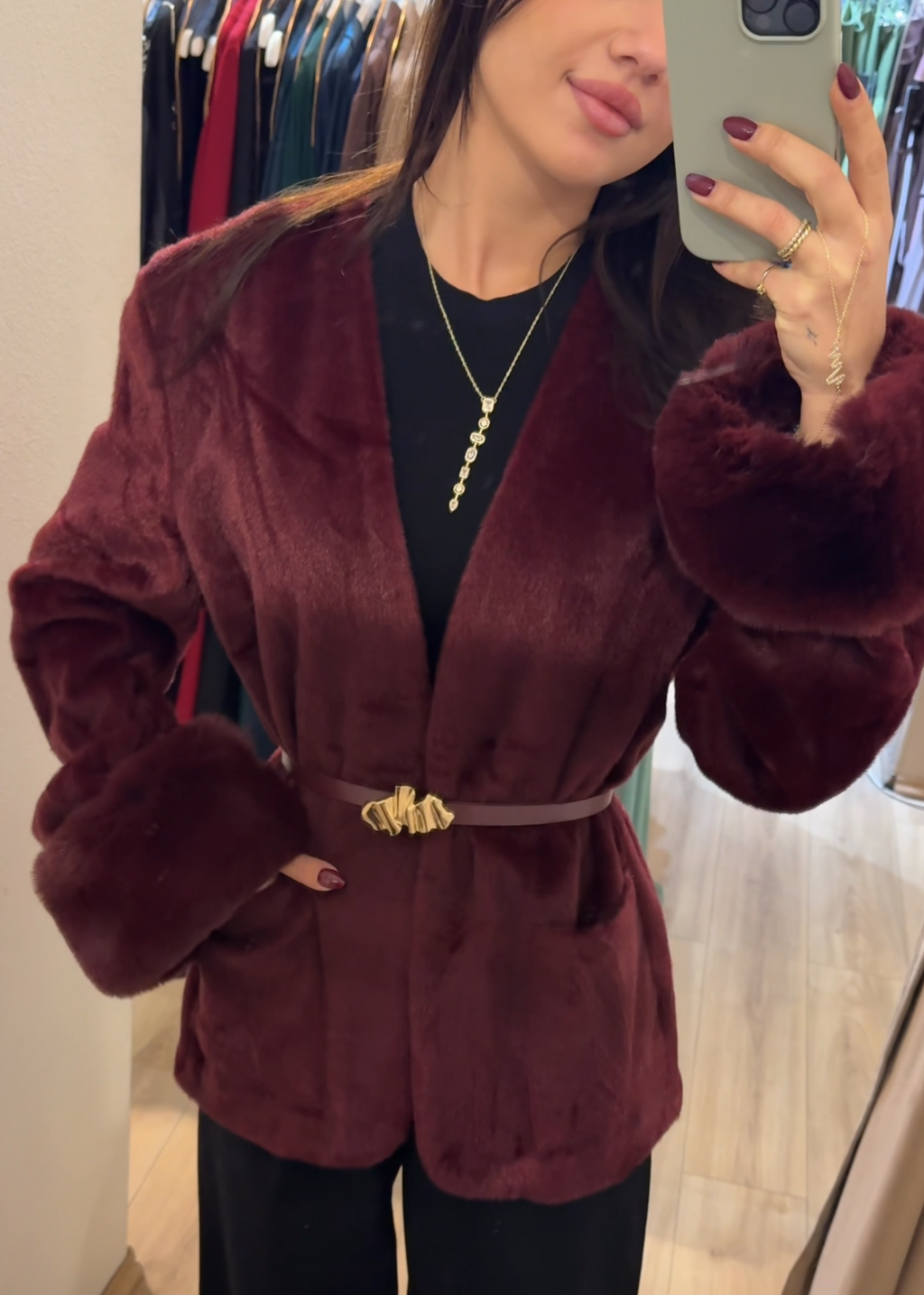 Jacke mit Kunstfell-Manschetten bordeaux