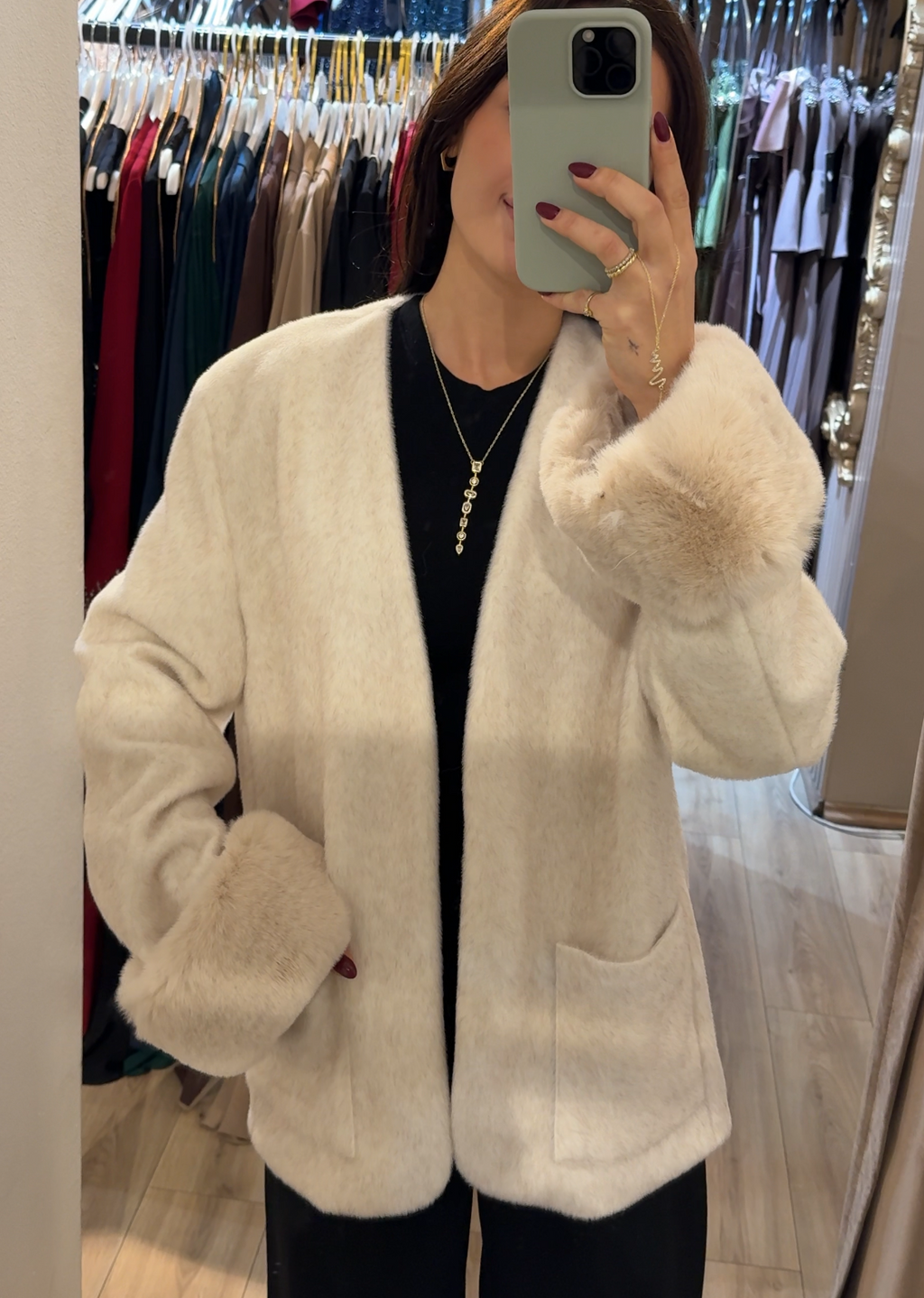 Jacke mit Kunstfell-Manschetten creme