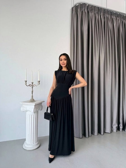 tailliertes Kleid schwarz